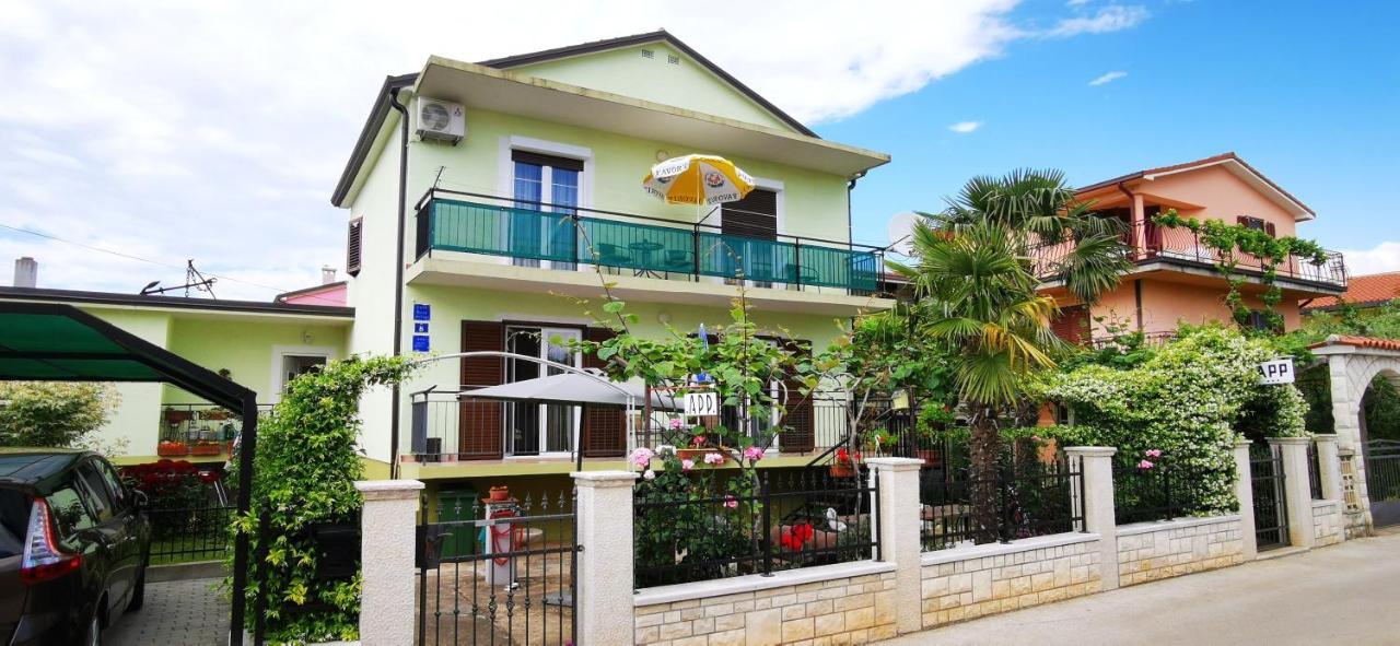 Apartments Grassi By Rent Istria 우마그 외부 사진