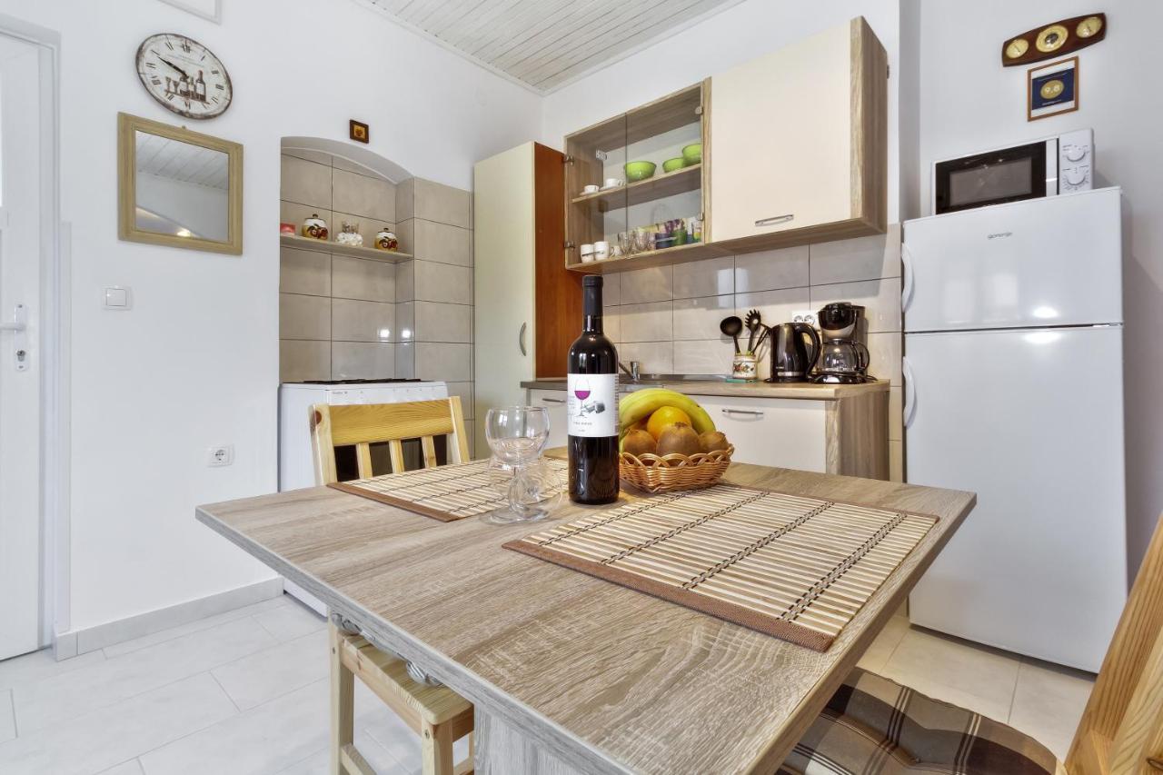 Apartments Grassi By Rent Istria 우마그 외부 사진