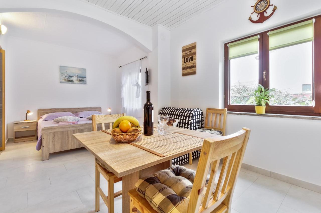 Apartments Grassi By Rent Istria 우마그 외부 사진