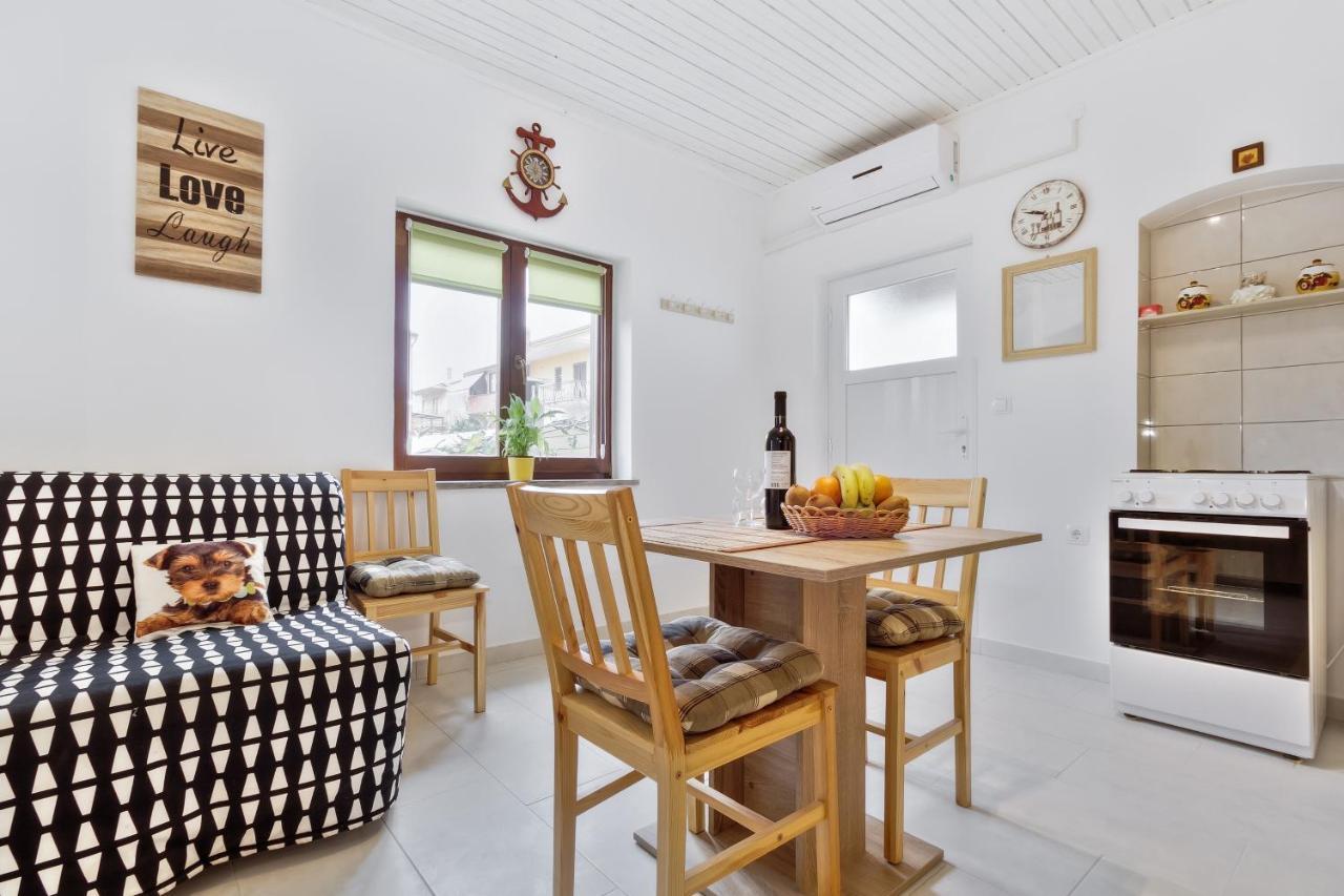 Apartments Grassi By Rent Istria 우마그 외부 사진