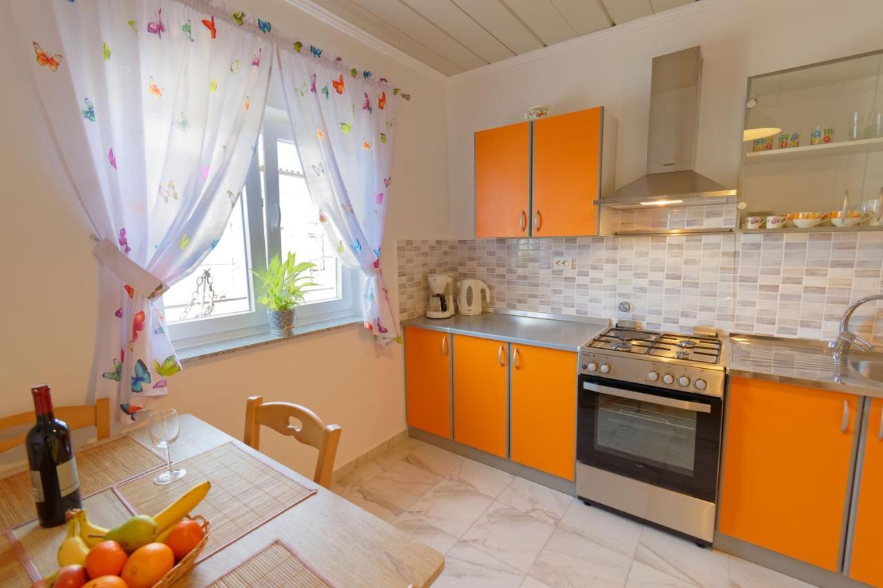 Apartments Grassi By Rent Istria 우마그 외부 사진