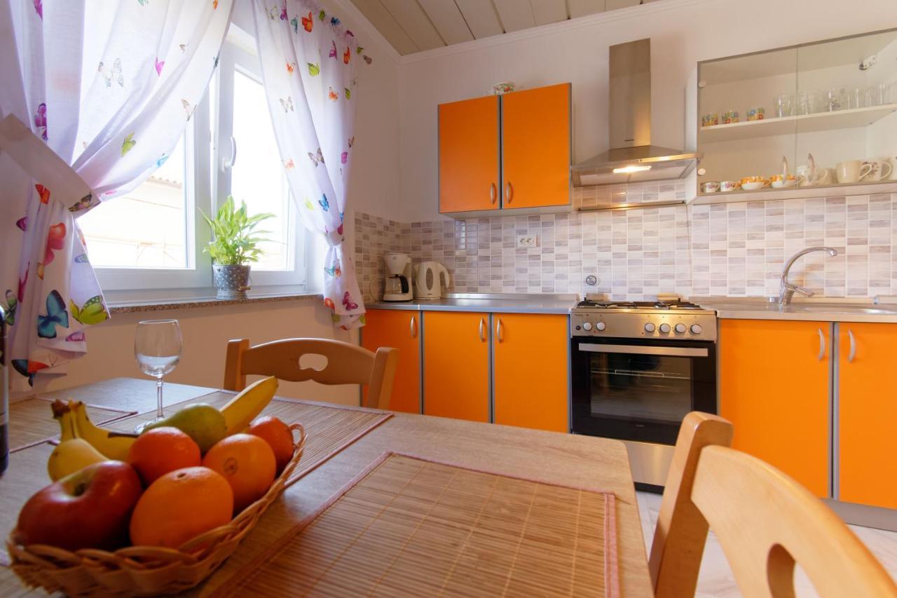 Apartments Grassi By Rent Istria 우마그 외부 사진